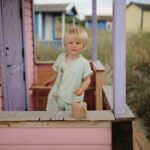 Gobelet à goûter Mushie Sable mouvant – Image 2