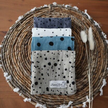 Muslin cloths set of 4 made of premium muslin dots-triangles - Image 3