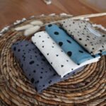 Set di 4 panni in mussola di alta qualità a pois e triangoli - immagine 2