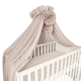 Betthimmel Tüll Beige mit Pompons – Perfekt fürs Babybett