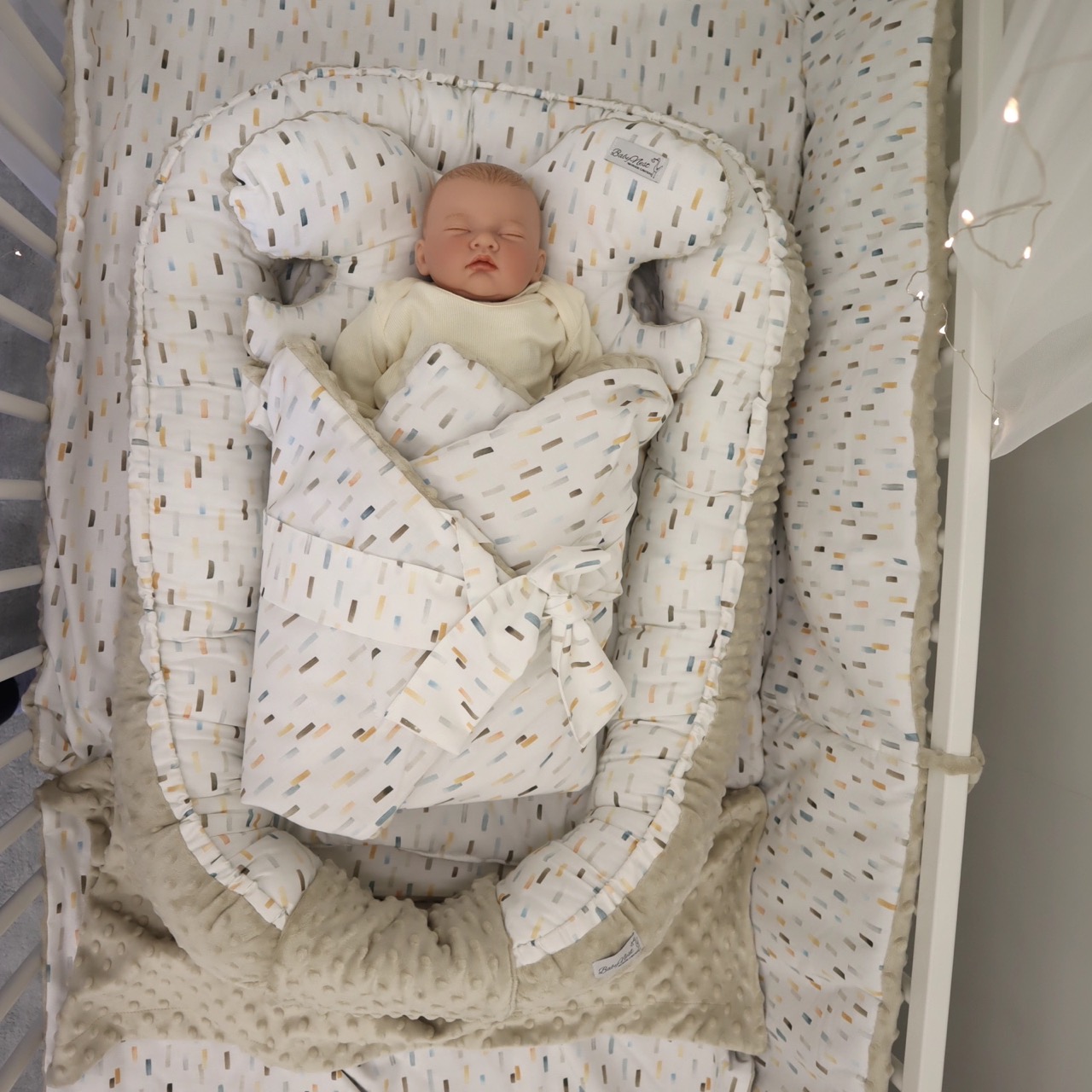 Confettis de nid de bébé Nid de bébé complet 4 pièces, Confettis colorés de qualité supérieure – Image 1