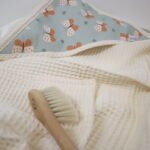 Asciugamano con cappuccio per neonati Butterfies - immagine 2