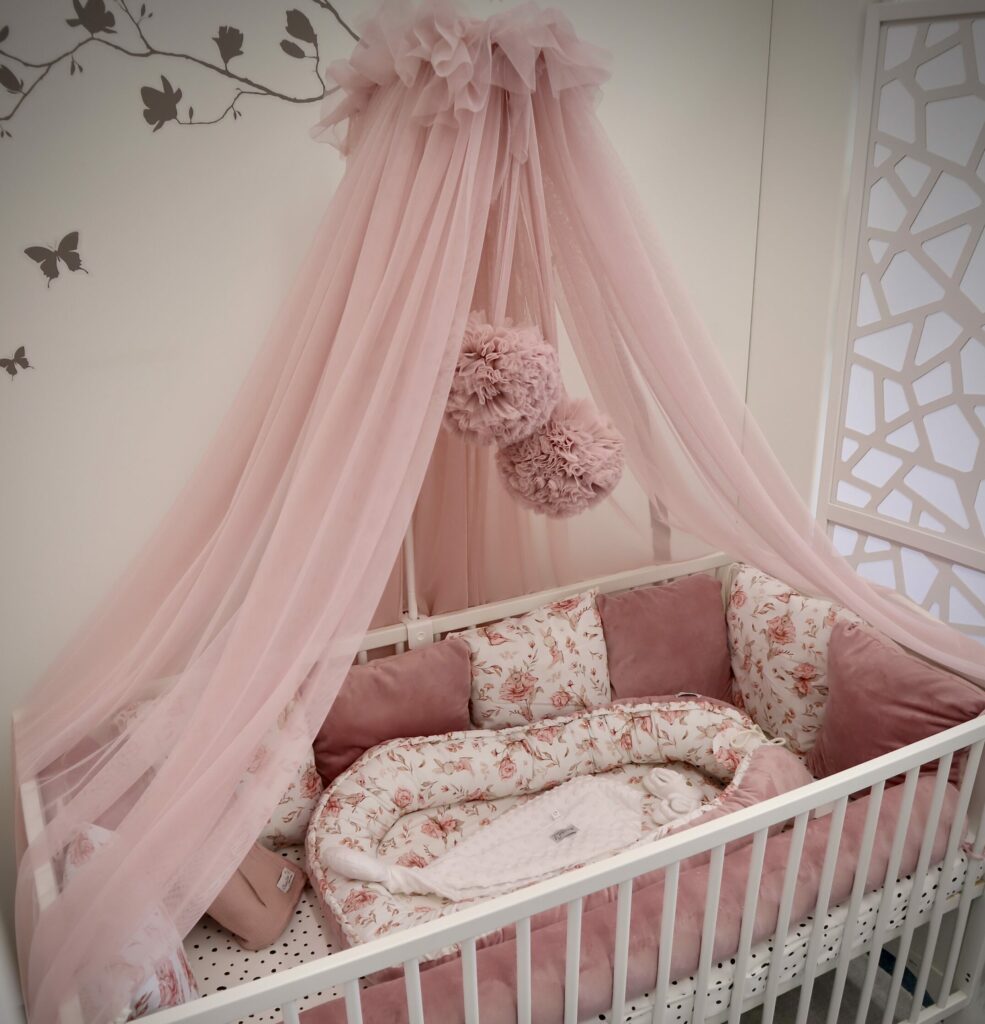 Ciel de lit bébé pompons poignée métal, ciel de lit bébé, ciel de lit  chambre bébé, ciel de lit tulle -  France