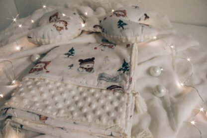 Set Kuscheldecke-Kissen|Premium Baumwolle|Snowman Cream – Bild 4
