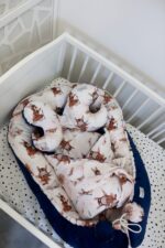 Nid pour bébé 4 pièces Premium, bleu marine, motif « Envol » – Image 5