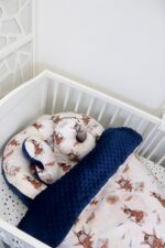 Nid pour bébé 4 pièces Premium, motif « Envol », bleu marine – Image 3