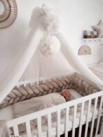 Bed canopy retro tulle white with 2 pompoms - Image 3