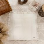 Matelas à langer Velvet Glam avec coussin imperméable amovible | Crème