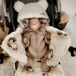 Couverture en forme de coque de voiture | Mousseline Minky de qualité supérieure | Pingouin Vol vers la Lune – Image 2