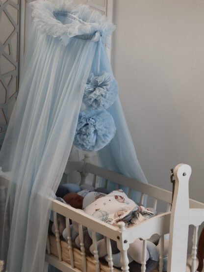 Baldacchino in tulle celeste con 2 pompon - immagine 3