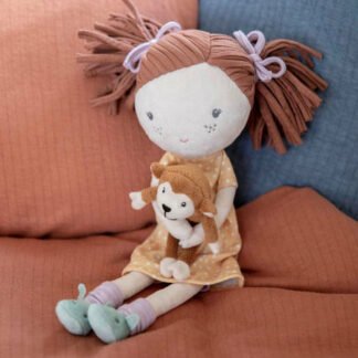 Petite poupée hollandaise en peluche Sophia