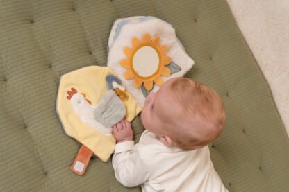 Little Dutch Stoffbuch mit Aktivitäten Little Farm – Image 3