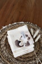 Ensemble de 4 langes en mousseline de qualité supérieure « Pingouin envolé vers la lune » – Image 3